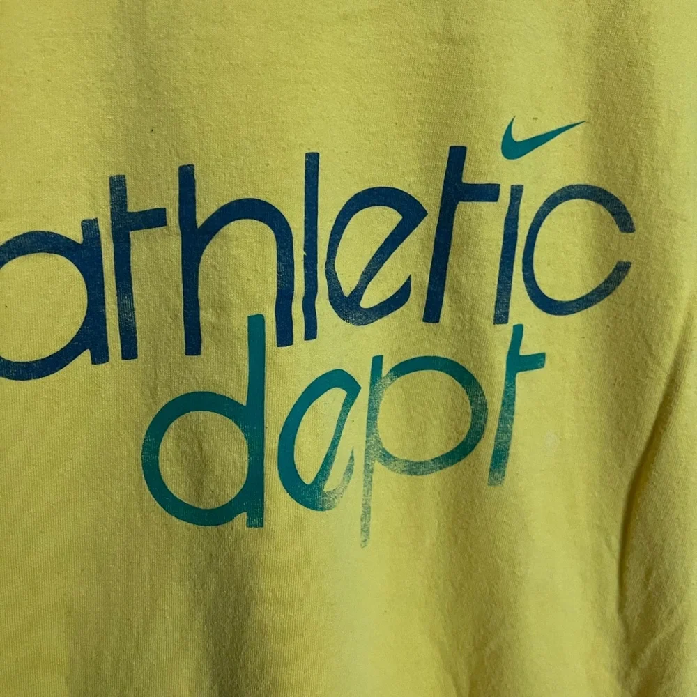 NIKE Classic Logo Short Sleeve Athletic Cotton T Shirt Yellow Green Black Boys M